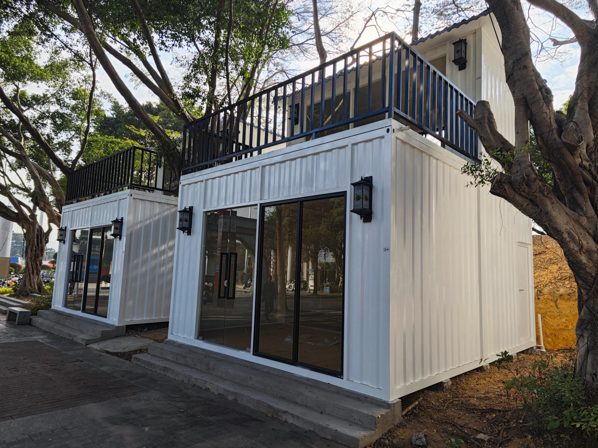 地铁口的「宝藏集装箱街区」来了！逛街又有新地标！